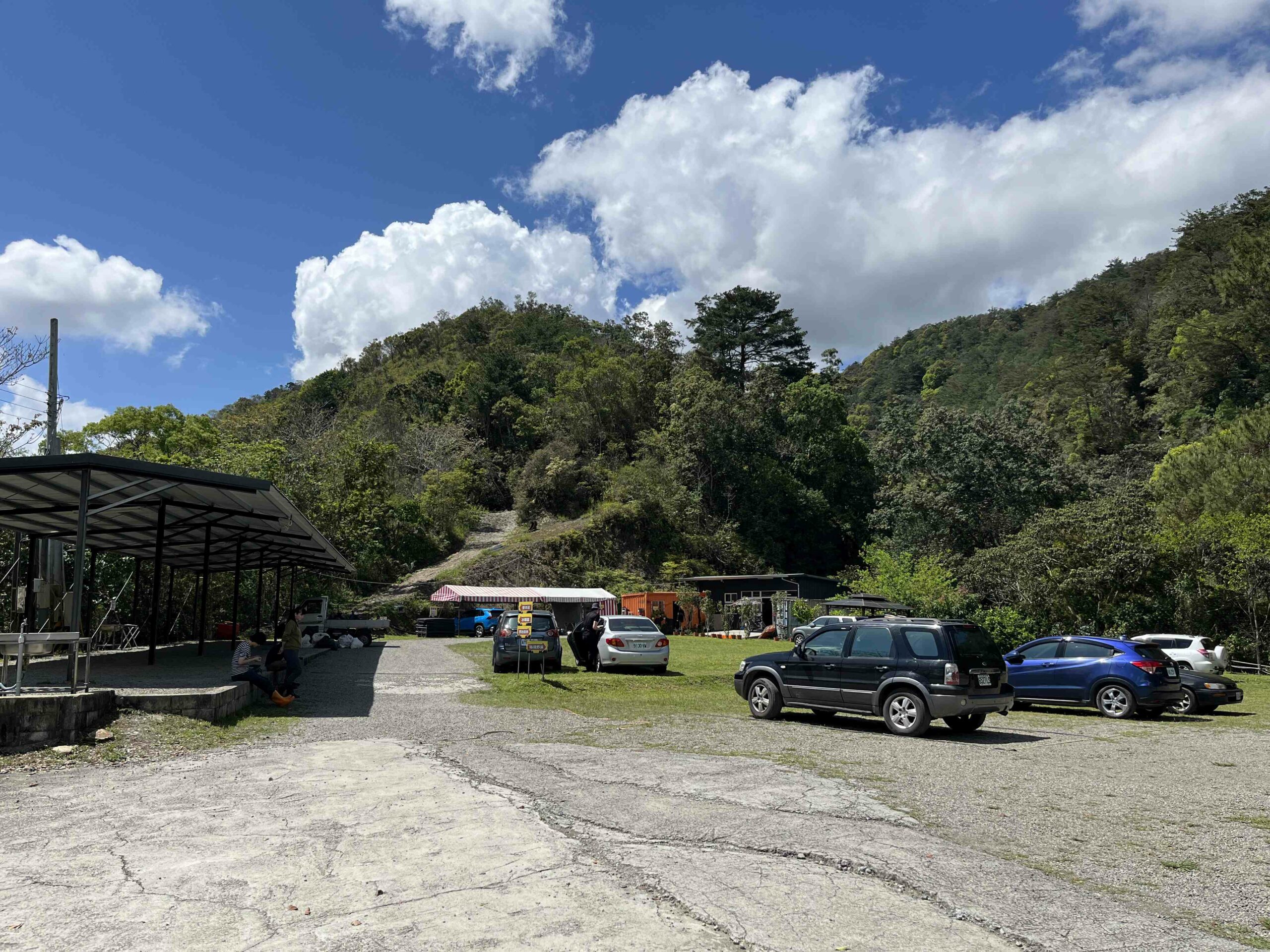 雲窩森林露營區營本部位置 停車與報到區