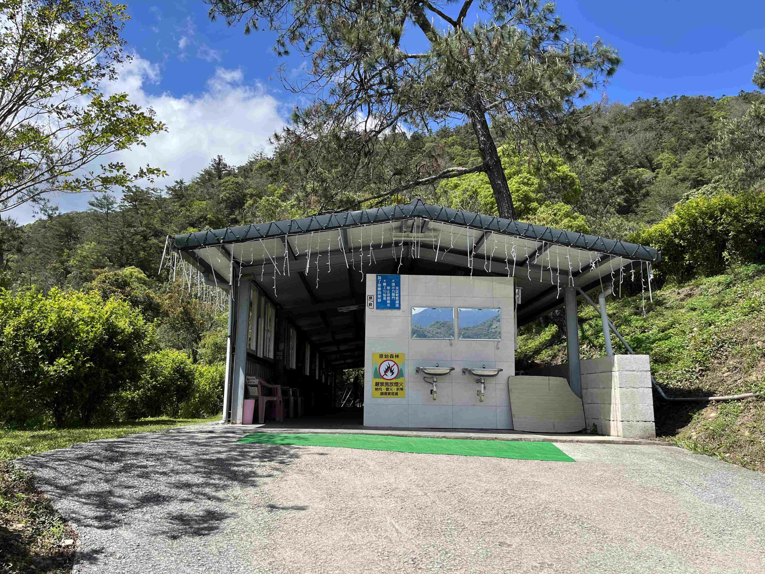 雲窩森林露營區淋浴與廁所環境 乾淨設施