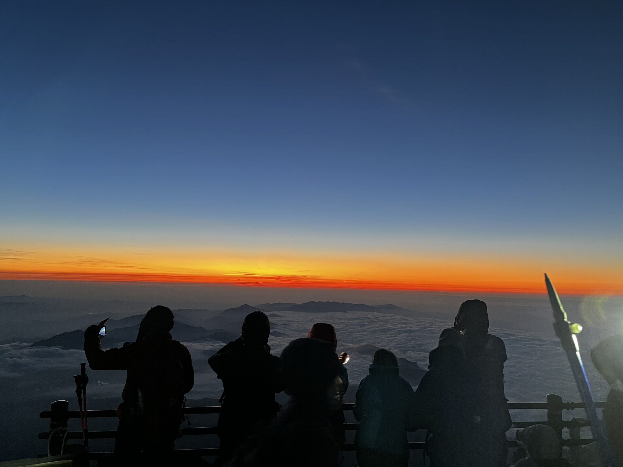 富士山日出前
