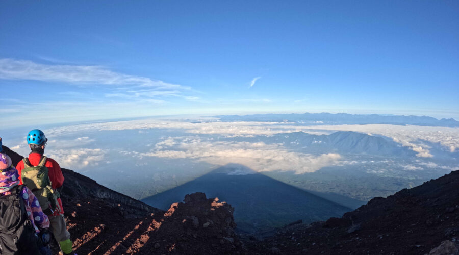 富士山頂看到的富士山的影子