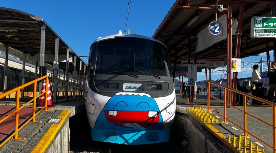 換車改搭富士特急前進河口湖