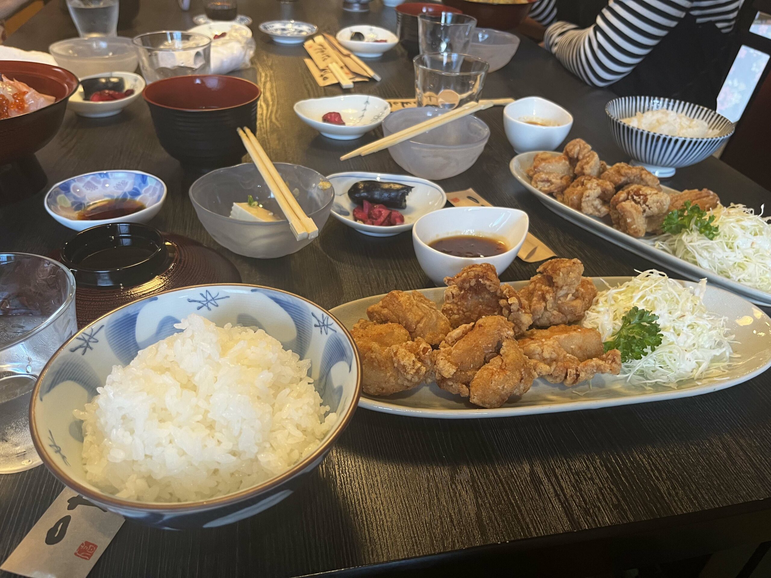 「肴や太郎」的油淋鶏丼
