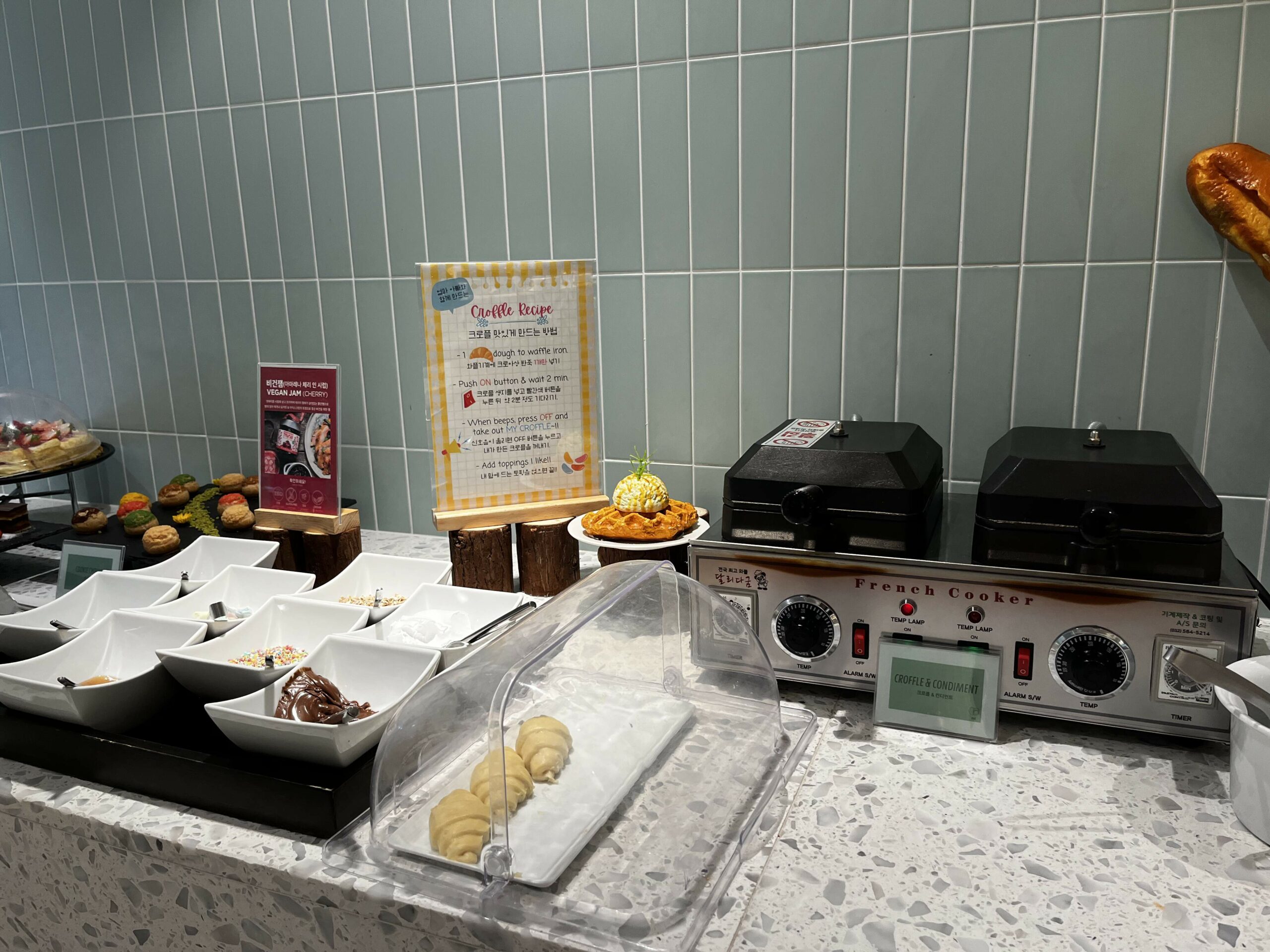韓國仁川機場宜必思尚品大使酒店的可頌鬆餅機