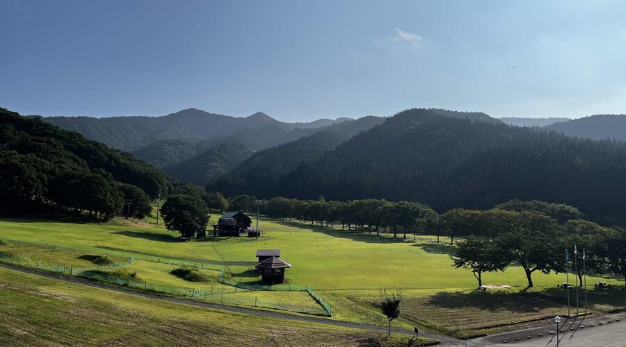 陽台可一覽神室滑雪場、森林及山脈美景