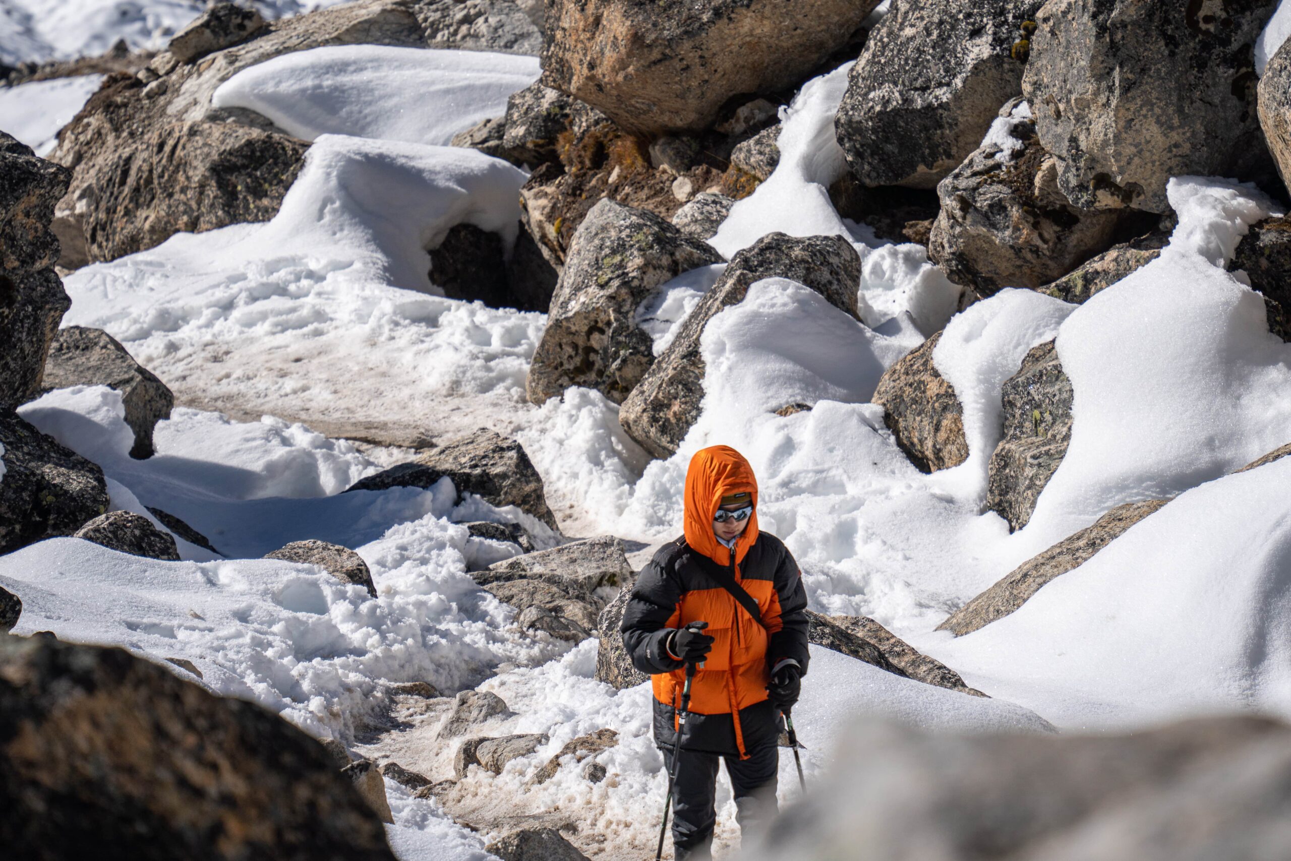 高樂雪Gorakshep前狀況連連!在高海拔山區感冒,連揹工也生病了?2024年秋季EBC聖母峰基地營女生獨旅:上山8天下山4天爬山全記錄(中篇)|尼泊爾健行 1 5acdcc9663af674278b0bf348abd02e5 min scaled