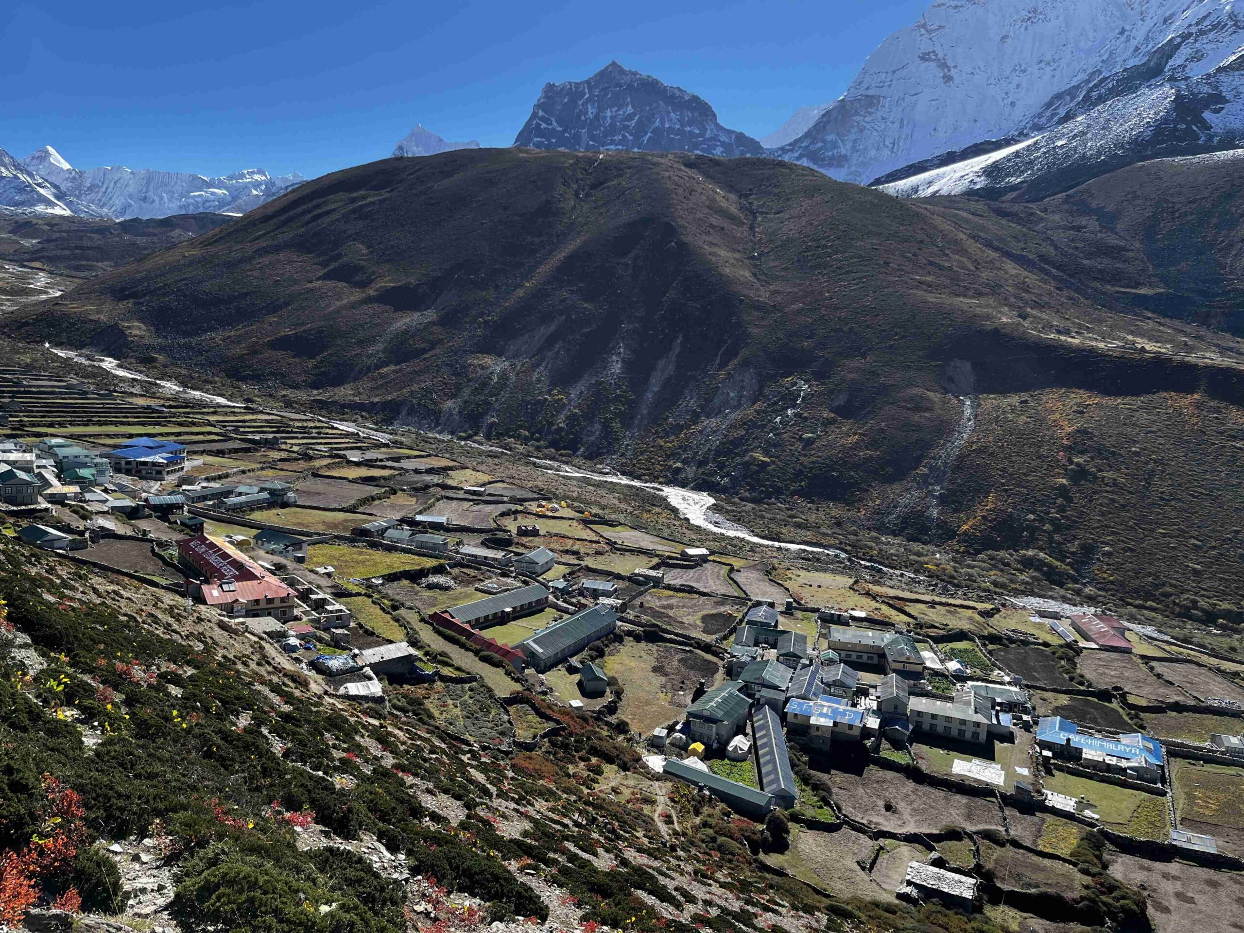 下山時見到的Dingboche風景