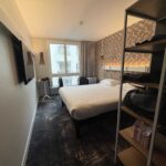 ibis Paris Gare Montparnasse Catalogne的基本雙人房型，無陽台