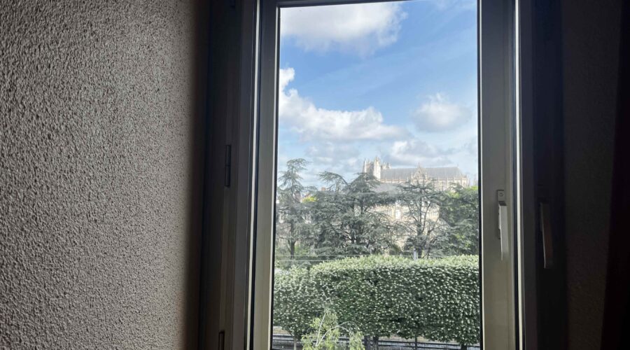 南特中心火車南站 ibis Nantes Centre Gare Sud:車站南口徒步7分鐘|法國自助 1 窗外可以看到布列塔尼公爵城堡