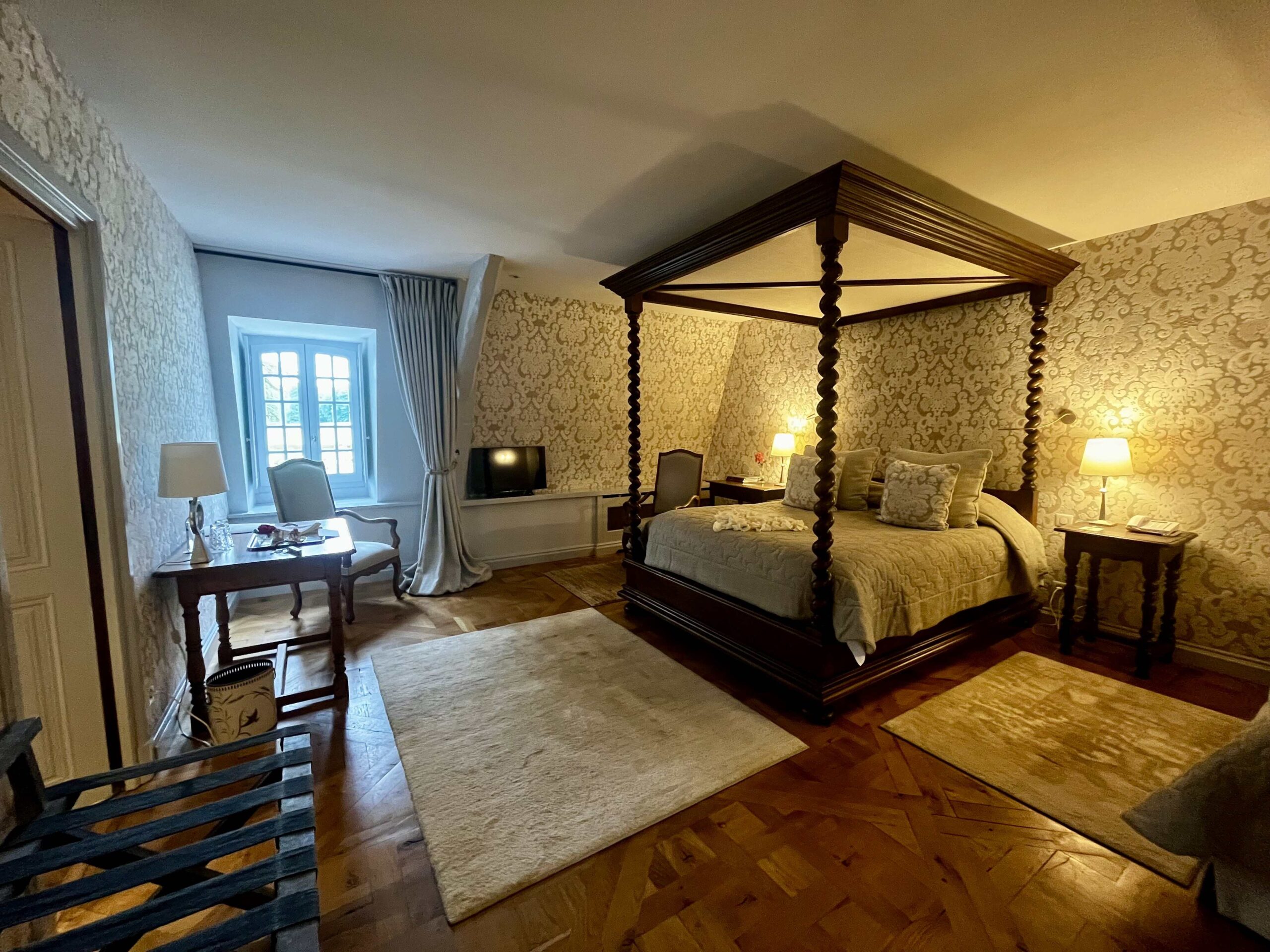 Henry IV room at Château de la Treyne castle hotel