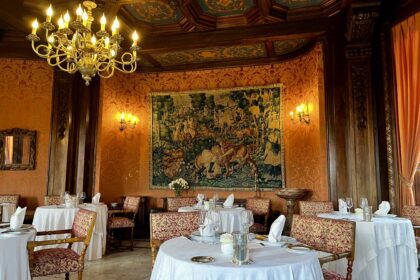 Le Grand Salon Louis XIII dining room Château de la Treyne