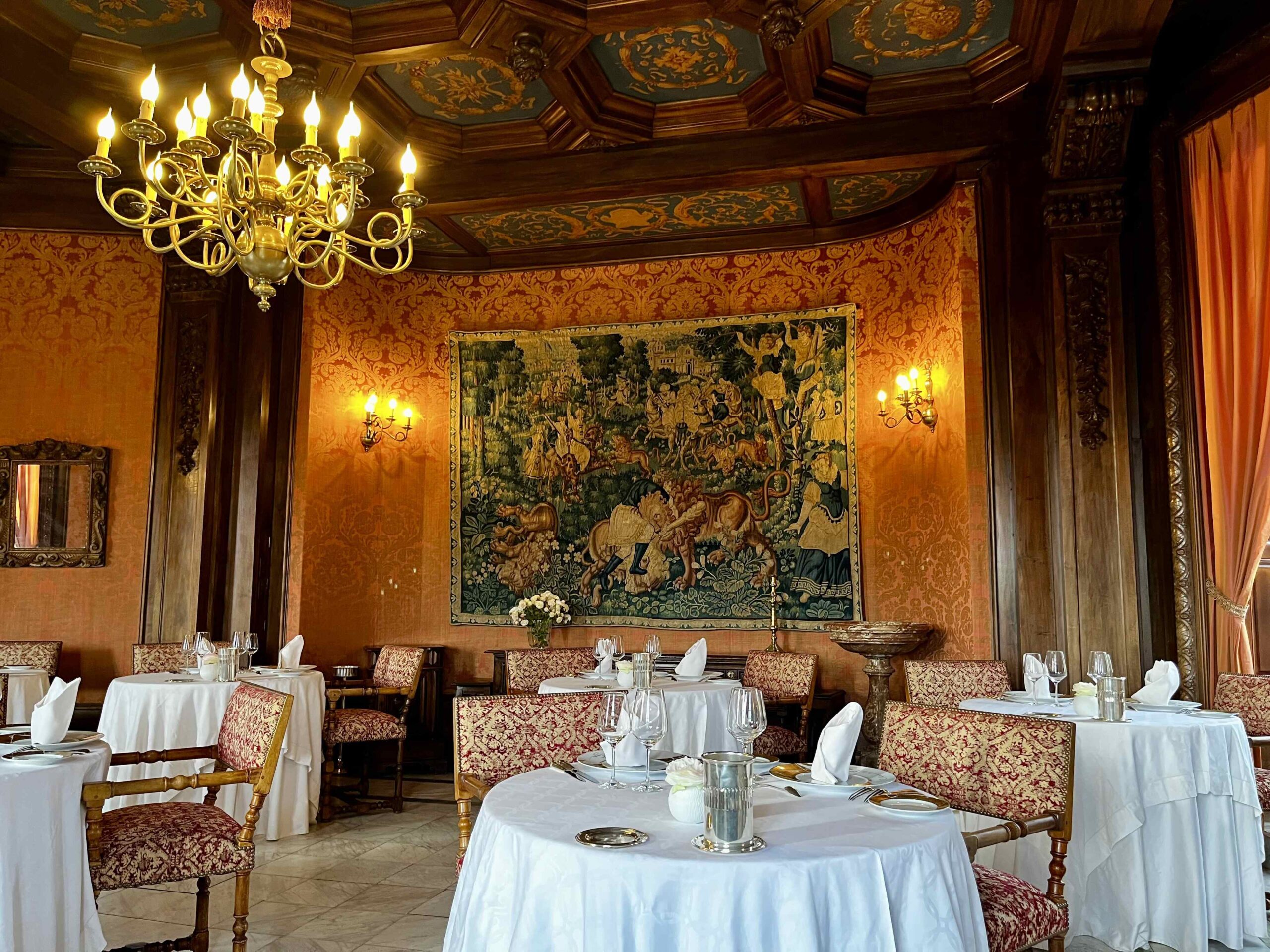 Le Grand Salon Louis XIII dining room Château de la Treyne