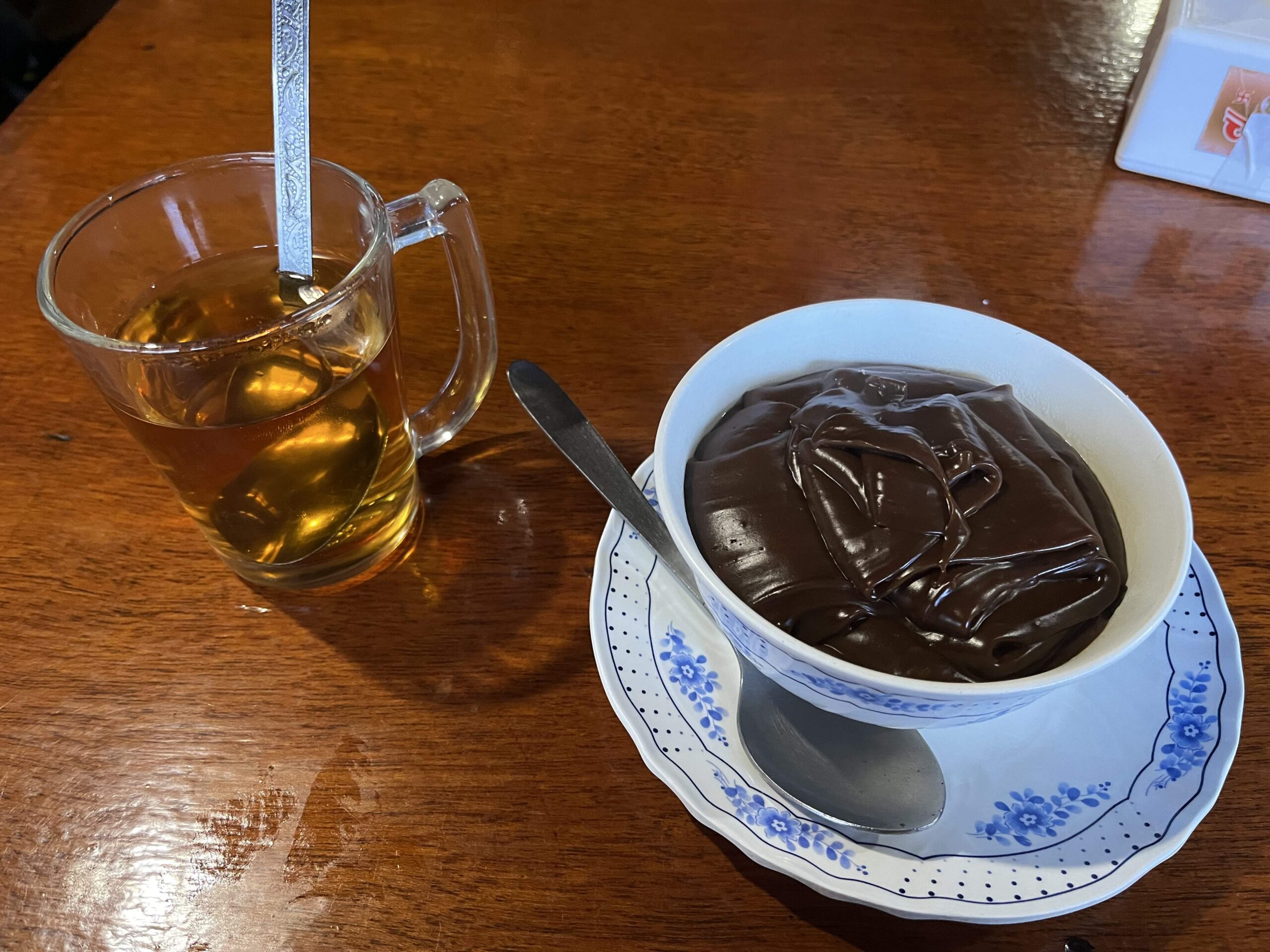 點了巧克力布丁，跟我想的非常不一樣