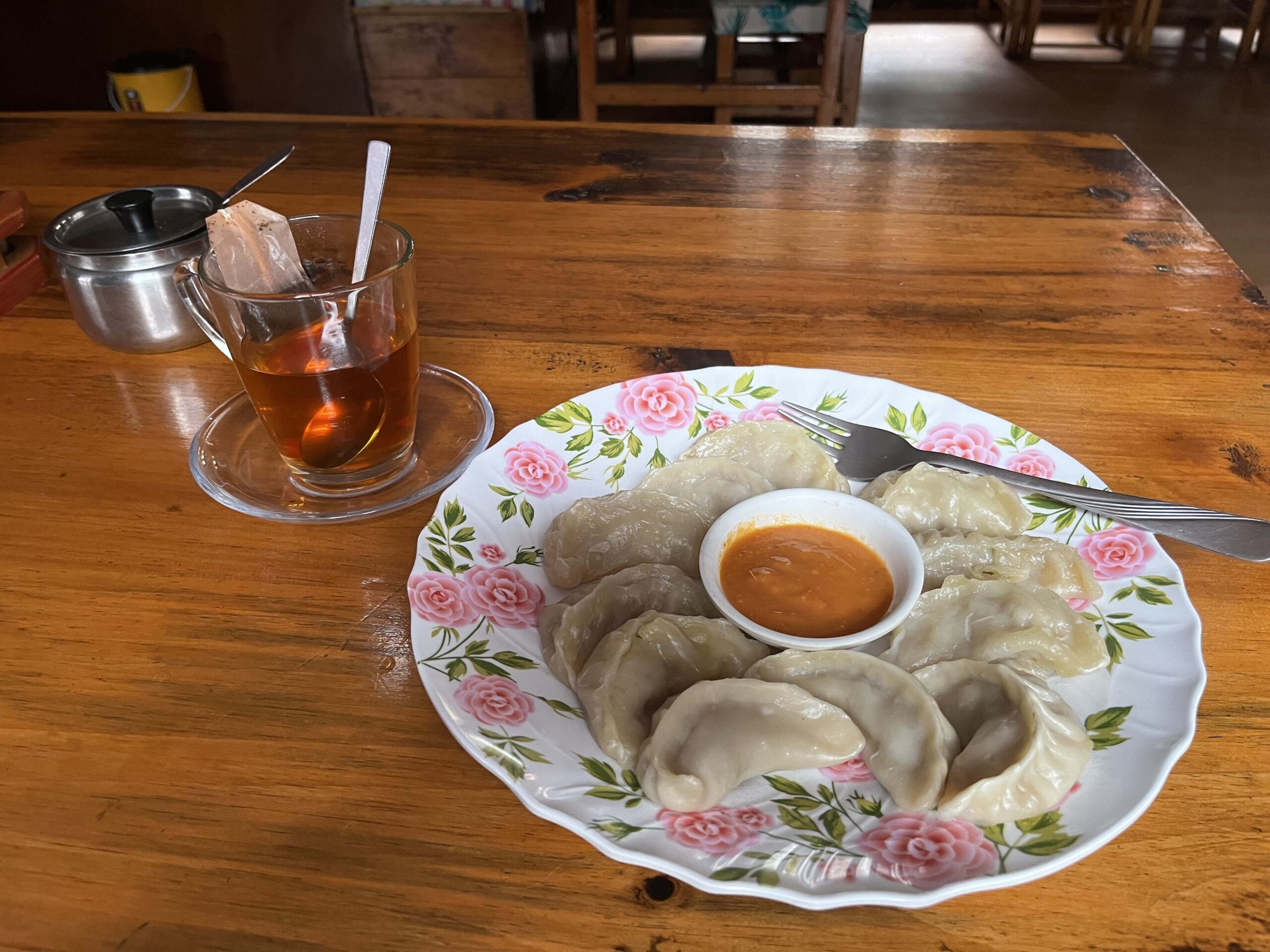 午餐吃momo
