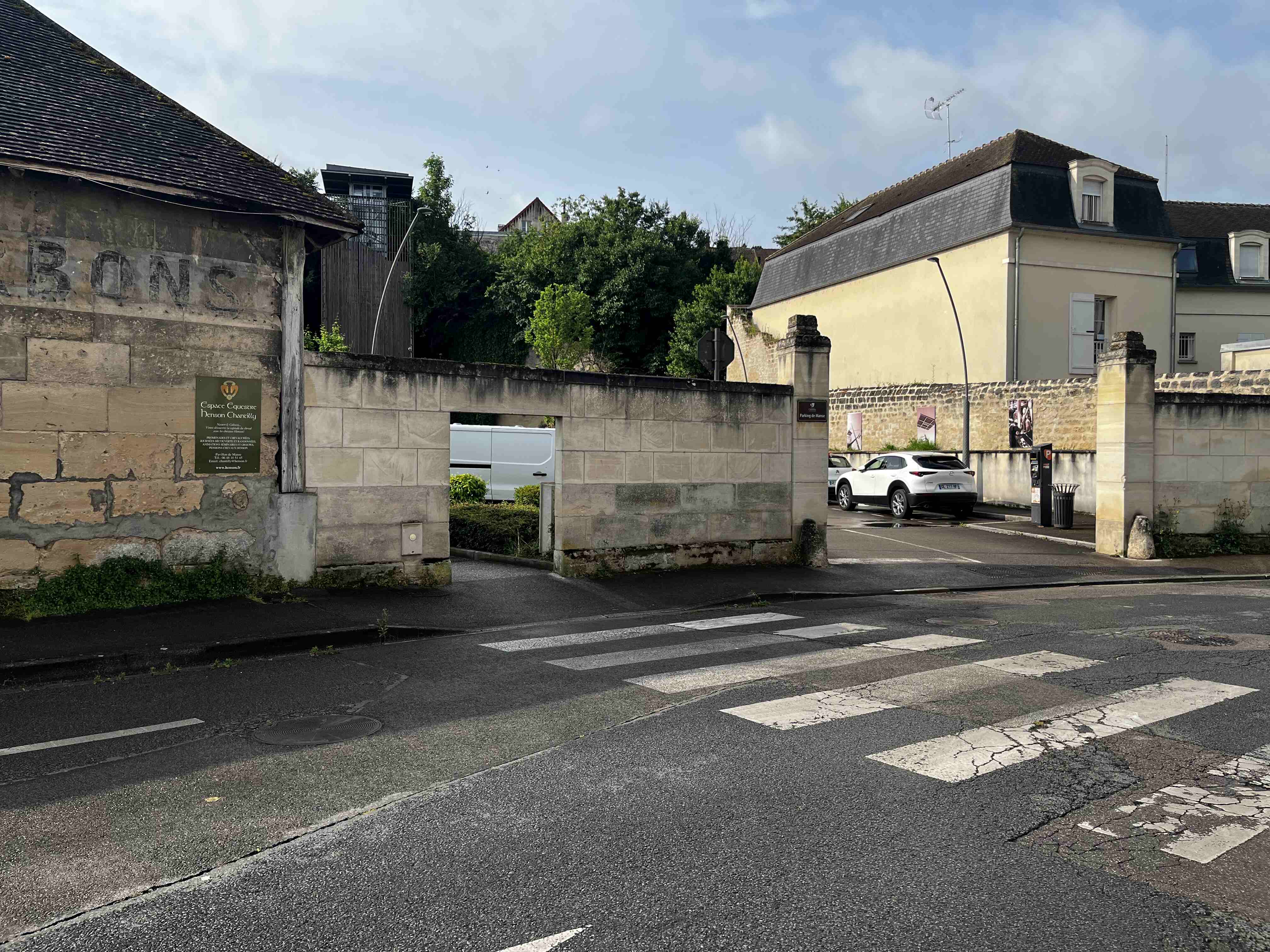 HENSON尚蒂伊城堡騎馬體驗集合地點