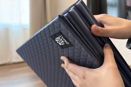 QMAT方折疊瑜珈墊折疊起來厚度約8.5公分