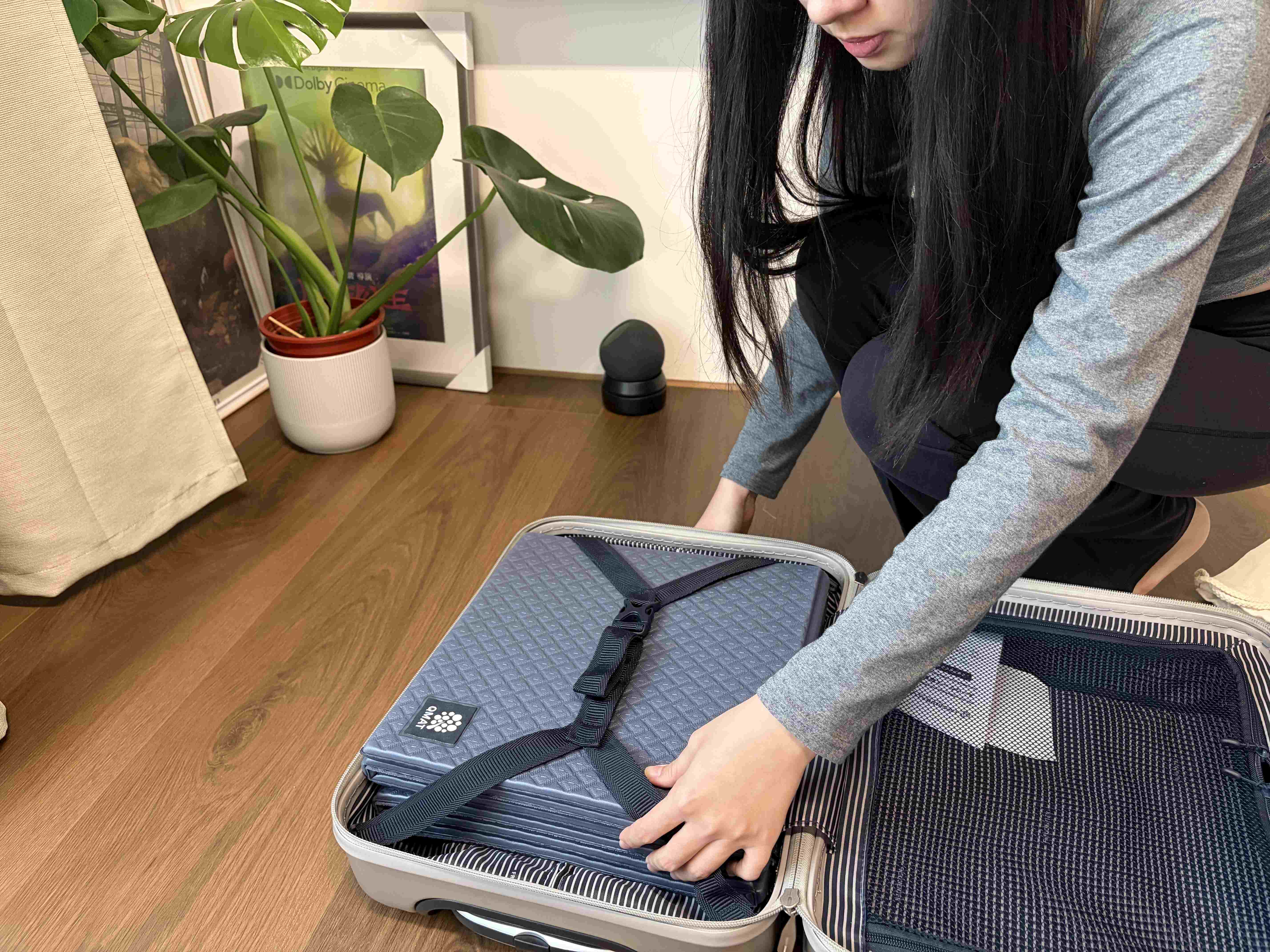 QMAT方折疊瑜珈墊6mm開箱|可折疊收納的多功能瑜珈墊,居家旅行都百搭! 13 無收納袋可收納入登機箱