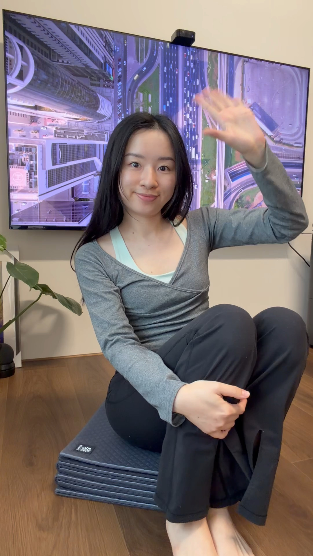 QMAT方折疊瑜珈墊6mm開箱|可折疊收納的多功能瑜珈墊,居家旅行都百搭! 5 Hi!我最喜歡的情境就是坐著休息