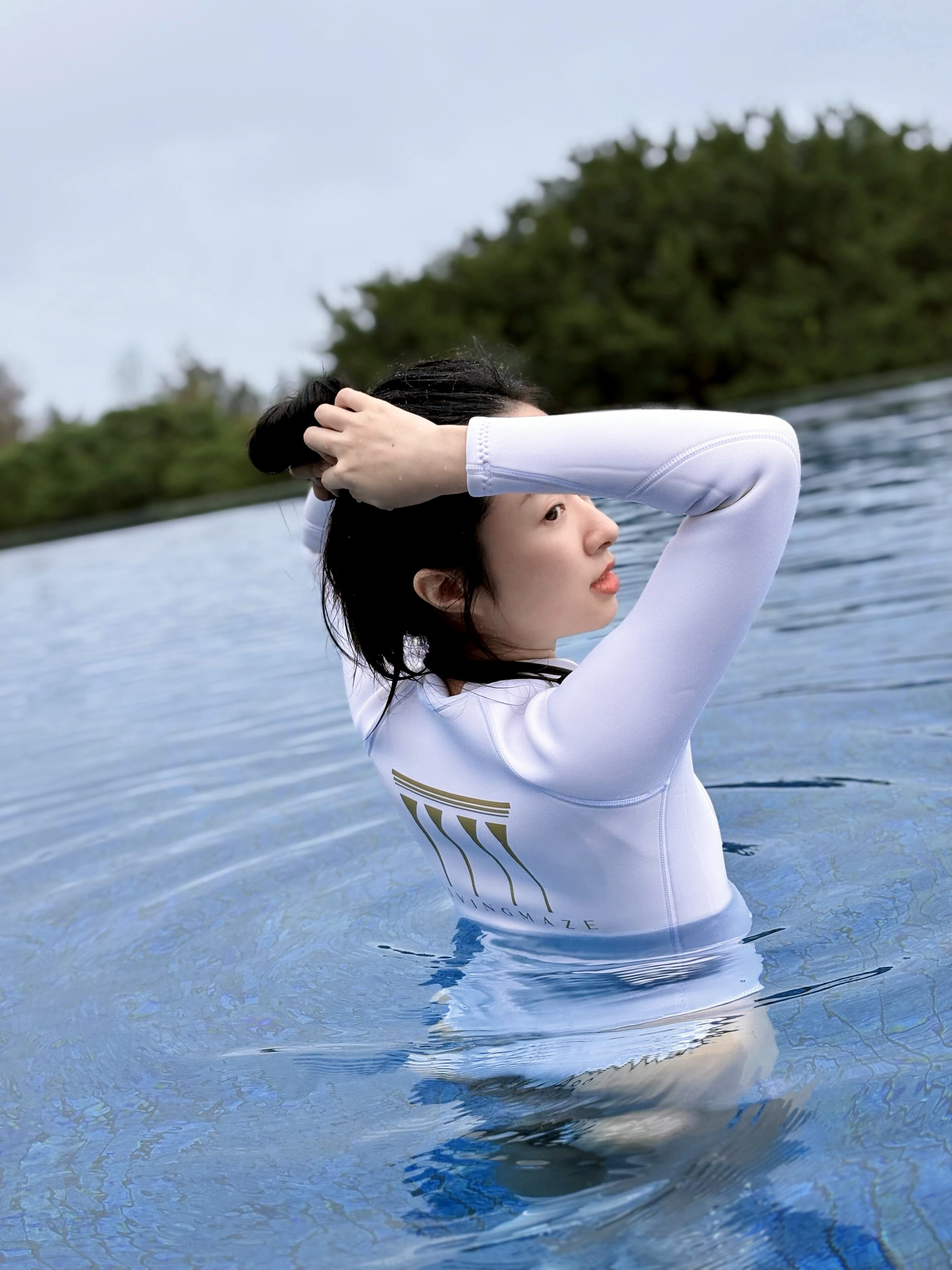 潛行迷宮 Divingmaze防寒衣：海洋繆思 Athena白金色
