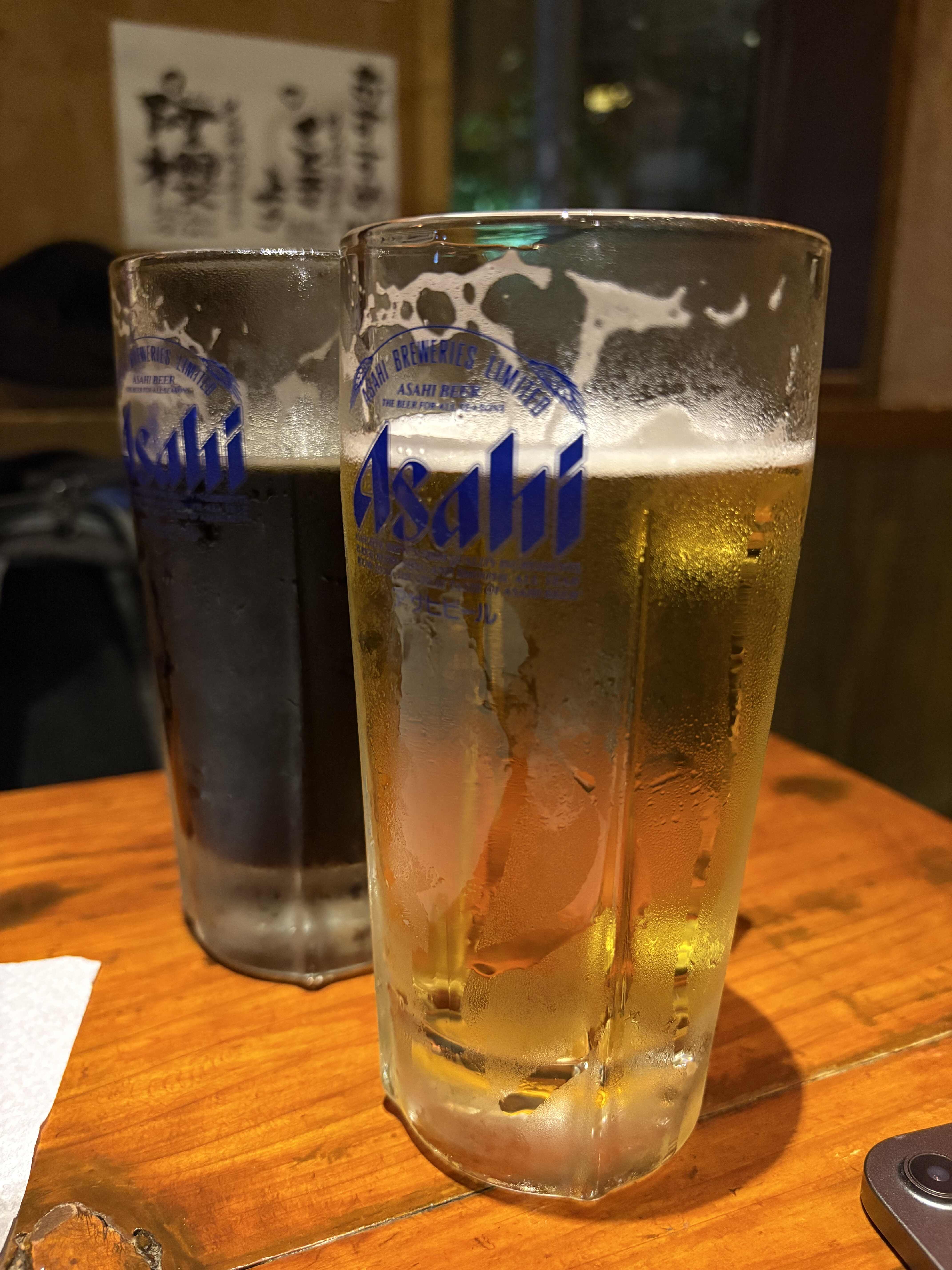 Island Stay Izumizaki Hotel住宿推薦|沖繩那霸不自駕住宿推薦,近旭橋站、國際通 14 炭火やきとり 寛 泉崎西店的酒水