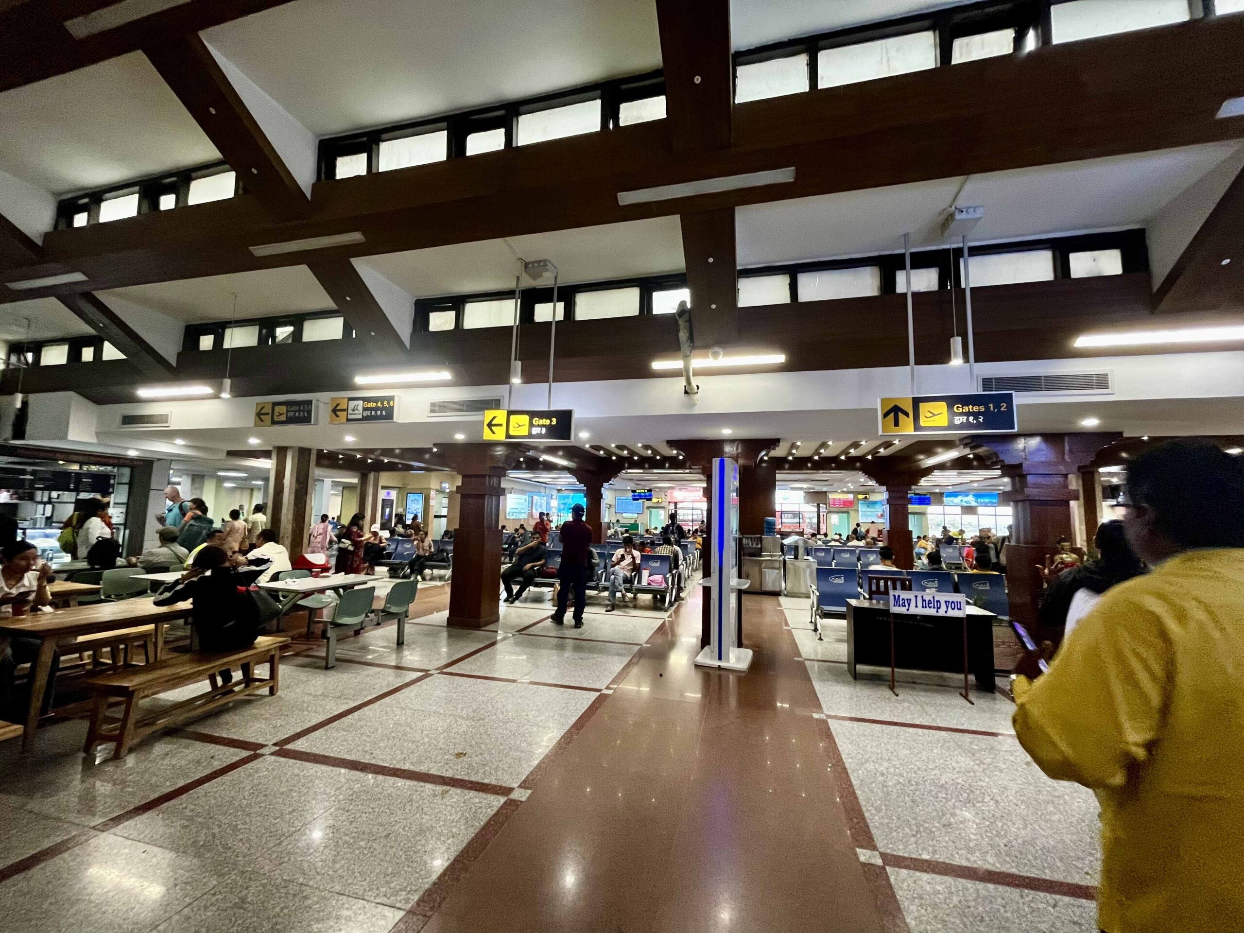 飛機取消?變成Ramechhap二日遊?2024年秋季EBC聖母峰基地營女生獨旅:盧卡拉飛機停飛3天、滯留機場鄉下村莊|尼泊爾健行 4 候機大廳