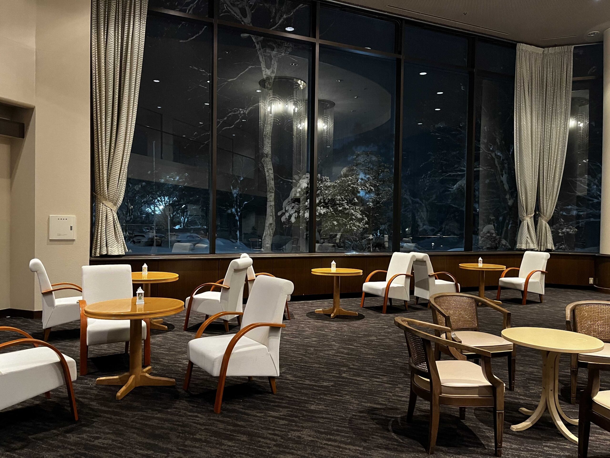 裏磐梯美居温泉度假酒店的Lounge（下午茶/酒吧）