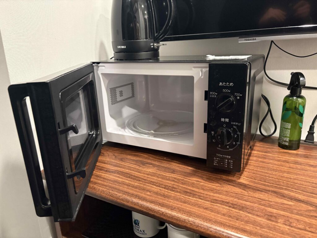 日本福島縣郡山市住宿推薦:Hotel LiveMax福島郡山站前,2人房CP值超高,用品包括微波爐一應俱全|日本福島自駕遊 5 覺得最加分的是Hotel LiveMax每個房間都有微波爐